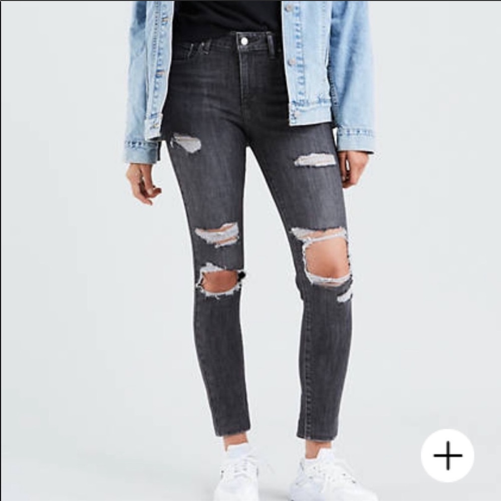 Levi’s distressed jean